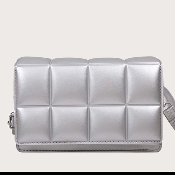 Puffer Crossbody Purse! - Picture 4 of 8